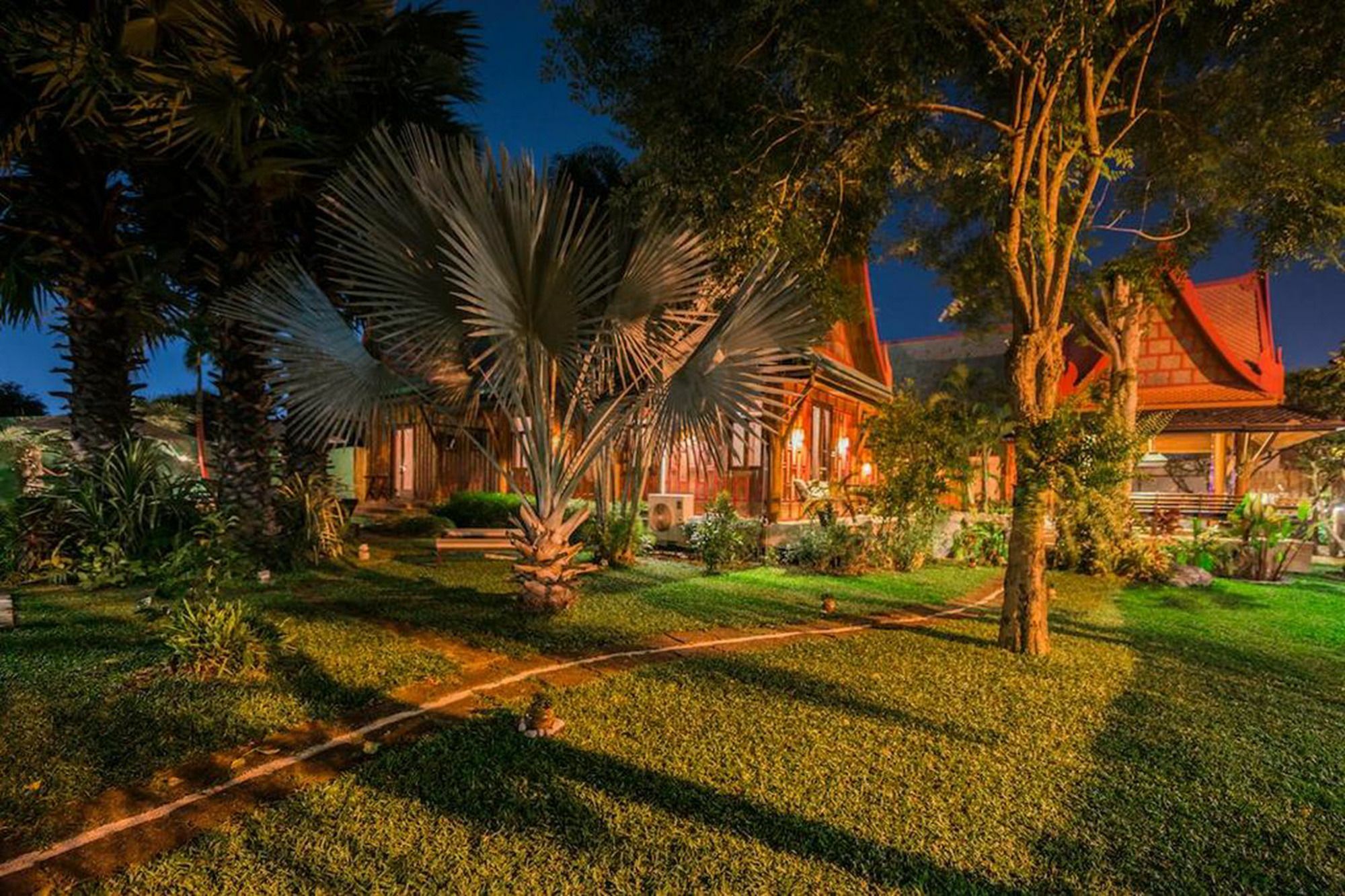 Leela House HHQ Exterior foto